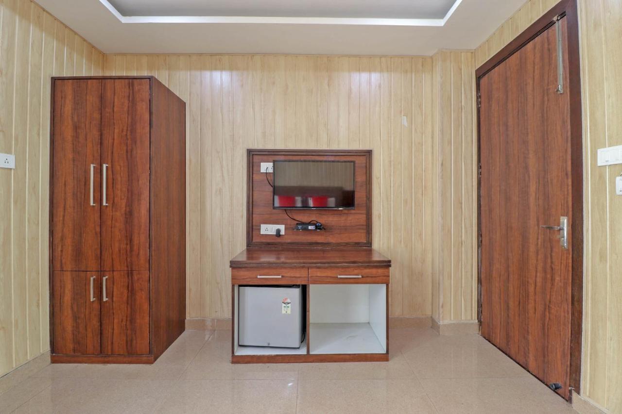Capital O 76444 Hotel Hill-Top Inn Narendra Nagar ภายนอก รูปภาพ