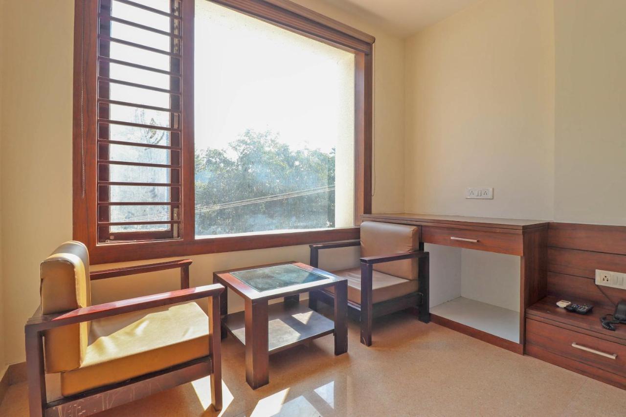 Capital O 76444 Hotel Hill-Top Inn Narendra Nagar ภายนอก รูปภาพ