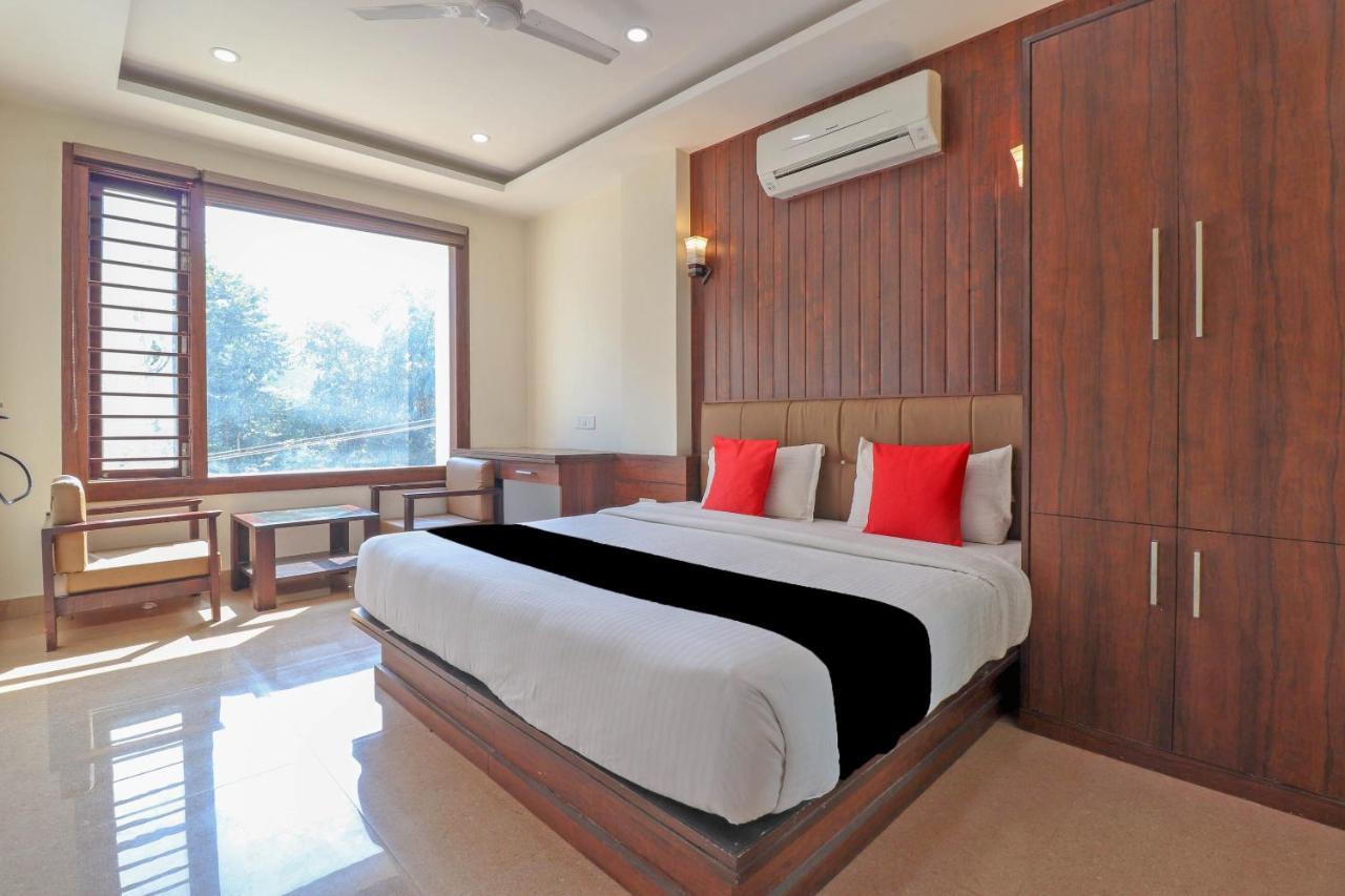Capital O 76444 Hotel Hill-Top Inn Narendra Nagar ภายนอก รูปภาพ