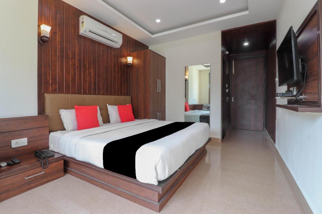 Capital O 76444 Hotel Hill-Top Inn Narendra Nagar ภายนอก รูปภาพ