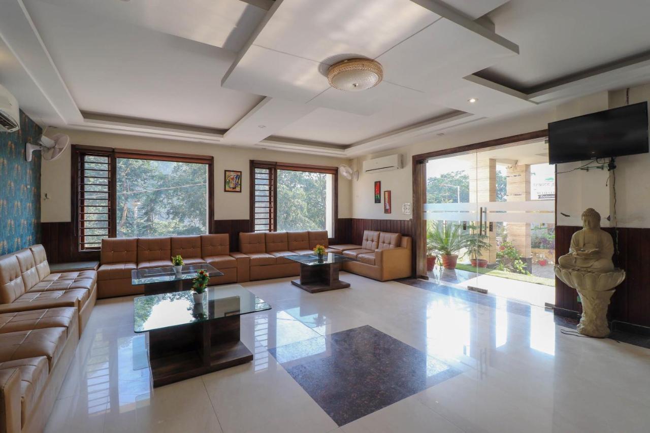 Capital O 76444 Hotel Hill-Top Inn Narendra Nagar ภายนอก รูปภาพ